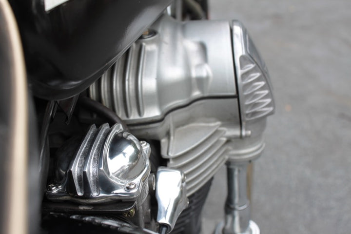 Sharp Fin｜W650 化油器頂蓋